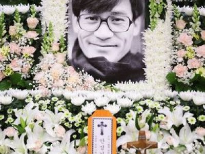 비 김태희와 안성기에게 마지막 인사 전해 감동 유발