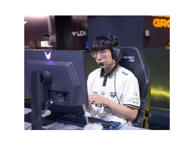 젠지 정규시즌 막바지에 살아남아 반전